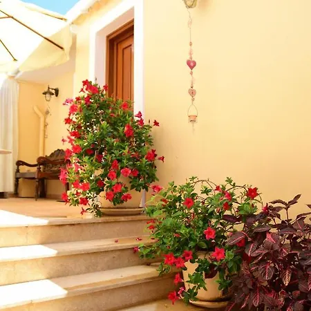 Han/Misafirhane Fiori Fiscardo